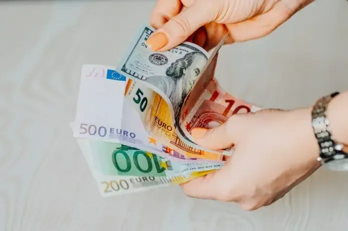 جدیدترین قیمت دلار، یورو و تتر امروز چهارشنبه ۲۵ شهریور ۱۴۰۵