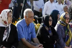 بازنشستگان و کارگران منتظر افزایش حقوق باشند؟