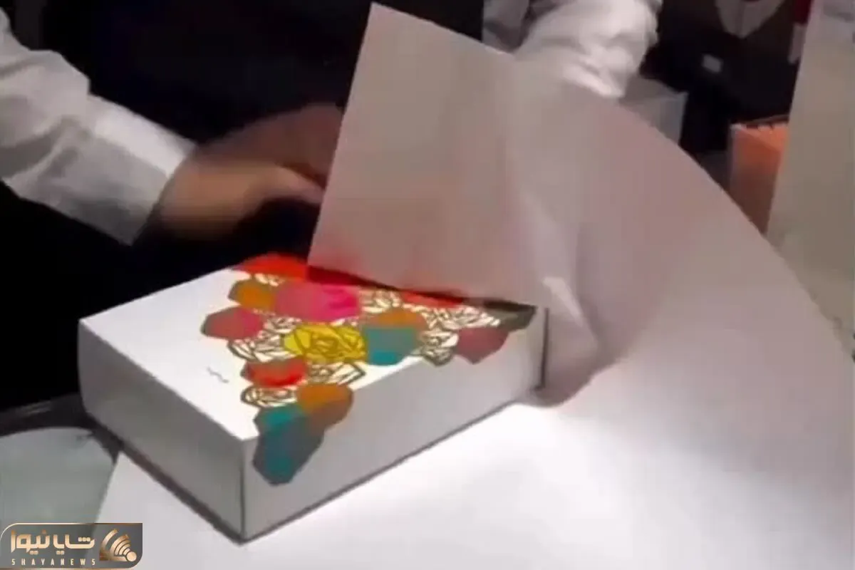 ایده خلاقانه؛ ژاپنیه فقط با یه تیکه چسب کادو پیچ کرد حرفه ای حظ میکنی از حرکت انگشتاش