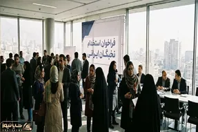 آواز شاد؛ این آقا تو مصاحبه ی استخدامی شروع کرد خوندن همه مصاحبه کننده ها مشعوف شدن