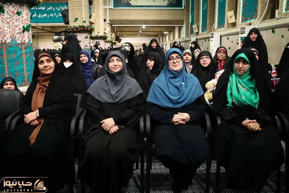 تصویری متفاوت از سخنگوی دولت در دیدار امروز با رهبر انقلاب