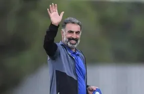 محمود فکری از سرمربی گری استقلال استعفا داد؟