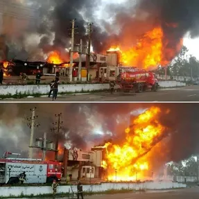 یک مجموعه تجاری در بندر انزلی آتش گرفت