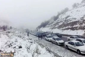 (ویدئو) بارش سنگین برف در محور هراز