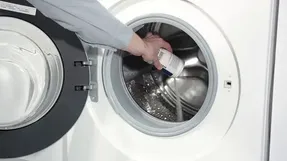 چگونه و کدام اجزای ماشین لباسشویی را باید تمیز کنیم؟