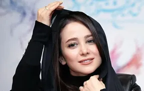 الناز حبیبی و حیوان خانگی اش در استخر مدرن + عکس