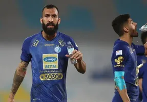 روزبه چشمی با استقلال تمام کرد!