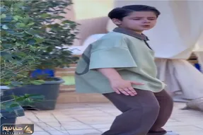آواز شاد؛ پسربچه خوشتیپ دوعالم با دخت بندر یه رقص شیکی رفت حظ میکنی شونه هاش بلرزونه