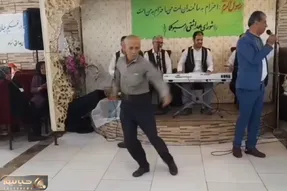آواز شاد؛ باریکلا به عموی پیر تو مراسم رسمی جوری پایکوبی کرد که آمار افسردگی صفر شد