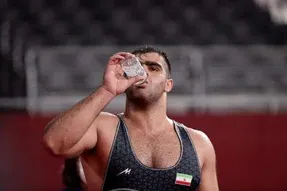 ساعت کشتی امین میرزازاده با رضا کایالپ در رده بندی المپیک 2020
