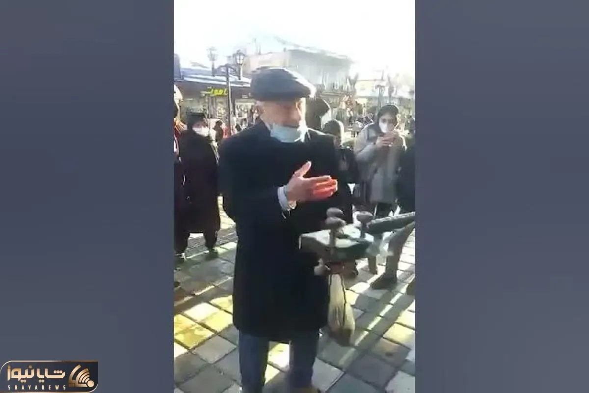 آواز خیابانی؛ ببینید این پیرمرد خوش صدا با آواز سوزناک چجور همه رو تحت تاثیر قرار داد