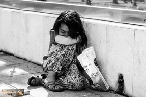 آواز پرطمطراق؛ بچه کار بی سرپرست تو خیابون چه با غم خوند واقعا دلت ریش ریش میشه