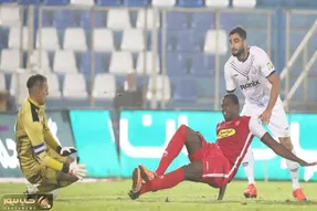 چرا بازی پرسپولیس - ملوان با تاخیر آغاز شد؟!