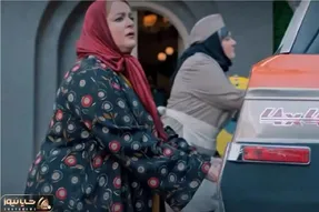 سکانس خندان؛ نعیمه نظام دوست با نگه داشتن ماشین و لوتی حرفیدنش همه رو روده بر کرد