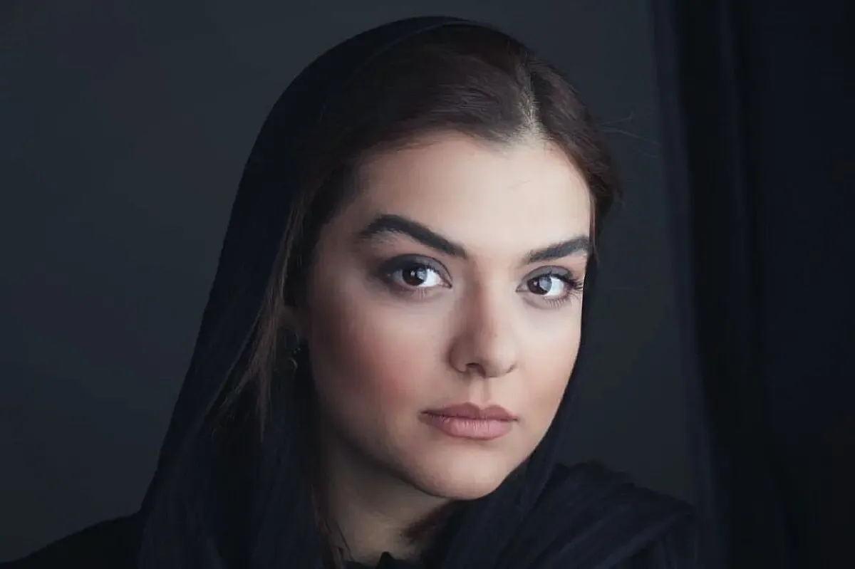 (عکس) دنیا مدنی با لباس جذاب و چهره ی زیبایش باز هم درخشید!