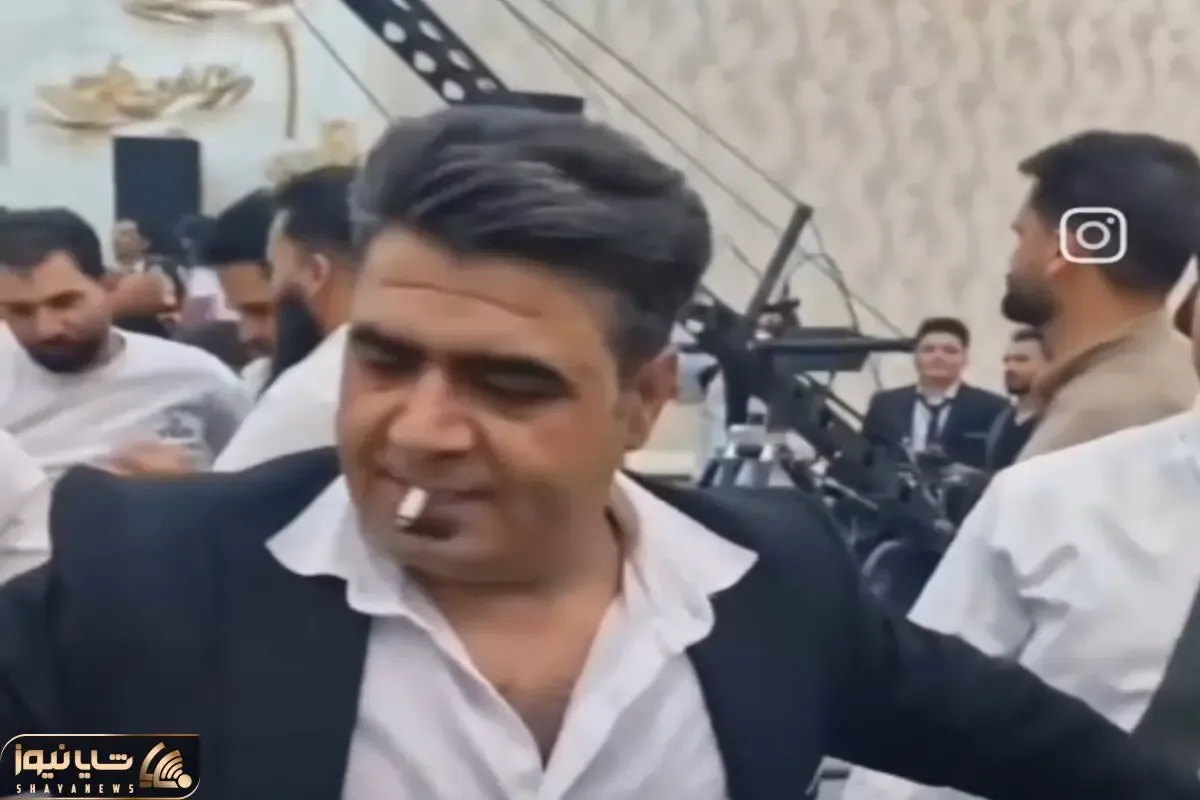 آواز شاد؛ مرد همزمان هم خودش میرقصه هم سیگارشو گوشه لبش میرقصونه مغزت سوت میکشه