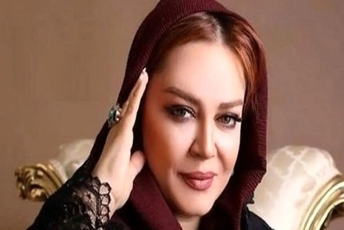 پوشش عجیب بهاره رهنما؛ با مانتو و کلاه سفید