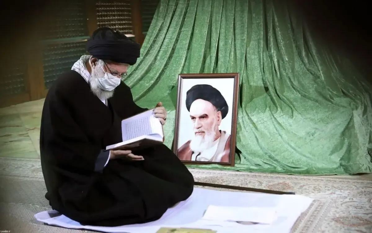 لحظه ورود رهبر معظم انقلاب به مرقد امام خمینی (ره)