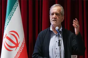 پزشکیان: برای حل مشکلات نباید همیشه سراغ جنگ رفت