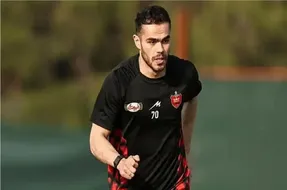 نصرتی: این اورونوف، همان بازیکنی نیست که پرسپولیس را قهرمان کرد