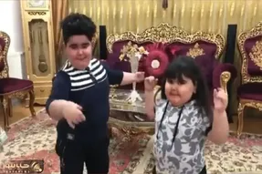 آواز شاد؛ خواهر و برادر تپلی با آهنگ داش باشینی آذری رقصیدن باهر تکون روغن سوزی میفتن