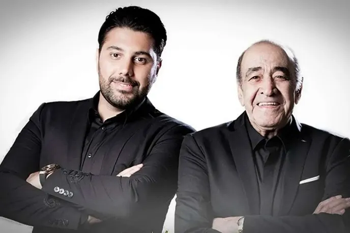 تولد ساده احسان خواجه امیری بعد از فوت پدر؛ غم در چشمان آقای خواننده هویداست