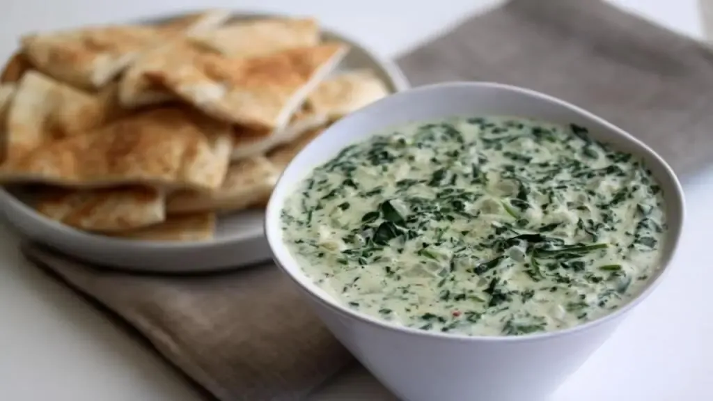 هشدار پزشکی؛ بورانی ماست و اسفناج نخورید! واقعاً چرا؟
