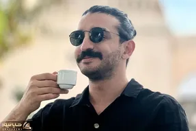 آواز معروفا؛ سینا ساعی بیا تا گل برافشانیم رو مدل رپری خوند و ته خلاقیتشو رو کرد