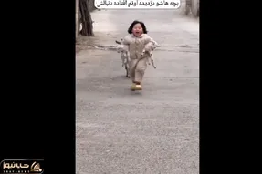 یه دختر بچه کوچولو بزغاله ها رو میدزده مادرشونم میوفته دنبالش/از خنده پخش زمین می شید