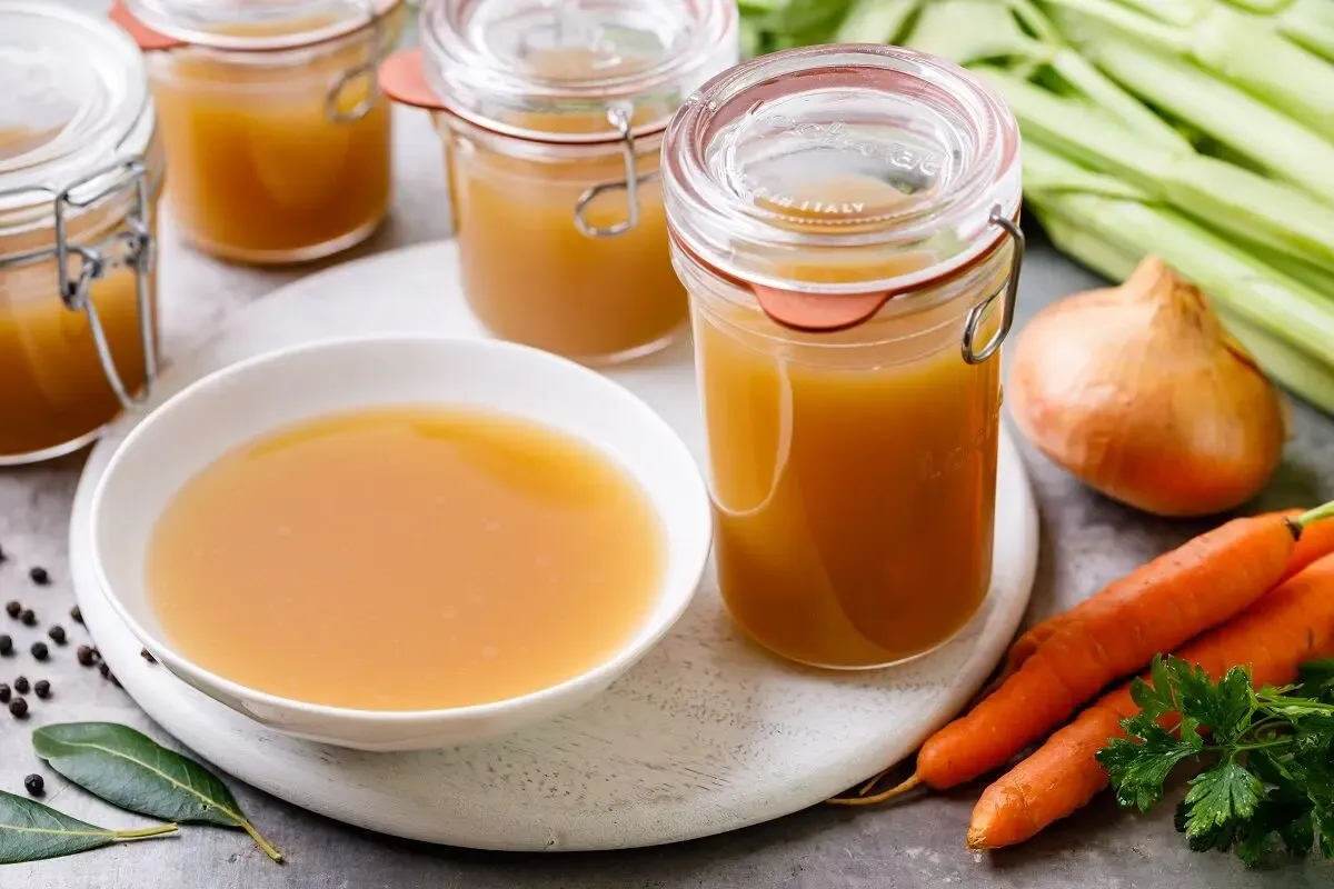 طرز تهیه استاک گوشت؛ فوت و فن های تهیه و نگهداری استاک