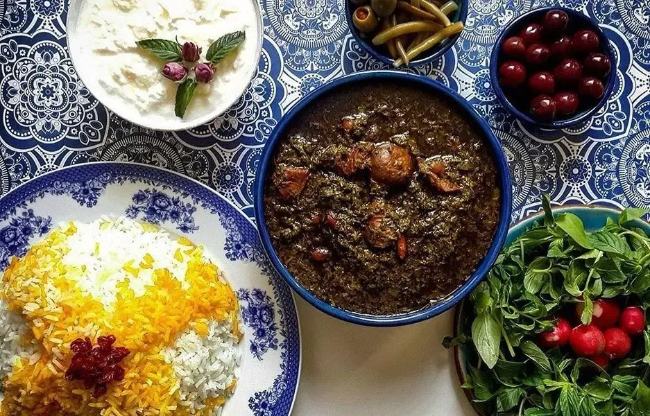 چه کار کنیم که قورمه سبزی لعاب دار و جاافتاده شود؟