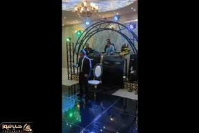 آواز شاد؛ آقا رشید وسط تالار عروسی کل دی جی رو میخابونه؛ علاوه بر نمک صدای خوبیم داره