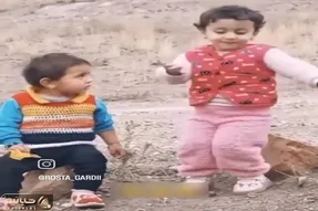 آواز محلی؛ دختر گوله نمک جوری با ناز و کرشمه رقصید که پسربچه نمیتونه ازش چشم برداره