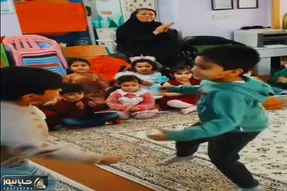 آواز شاد؛ دوتا داداش تو مهد یه رقص تیزپایی رفتن پدر مادر بچه های دیگه دهنشون وا مونده