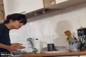 آواز شاد؛ دهه نودیه آهنگ هزار و یک شبو خوند از خواننده دو لول بهتر میکروفونش سلاح سرد