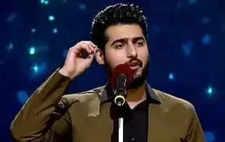 (ویدیو) اجرای محمد پرویزی در عصر جدید؛ استقبال چشمگیر از آواز خوان کُرد