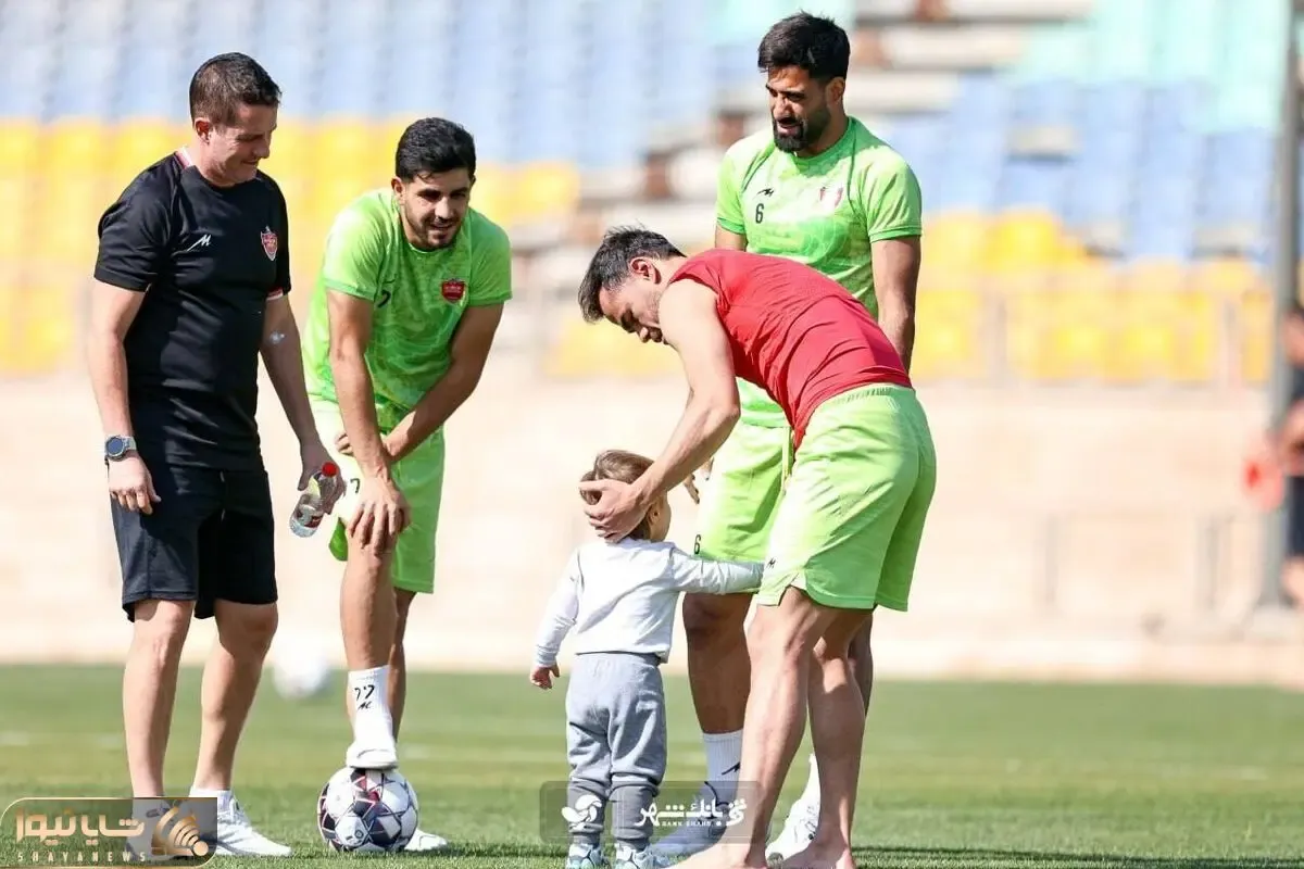 (عکس) پسر خوشگل و جذاب اوستون اورونوف در تمرین پرسپولیس
