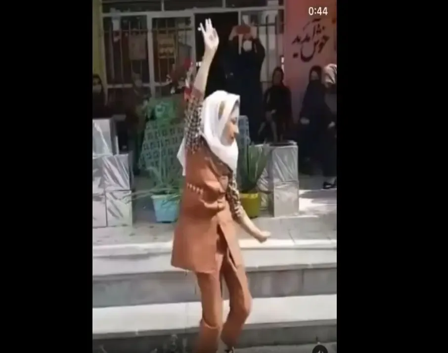 ویدیو جدید رقص دختر دانش آموز تو مدرسه