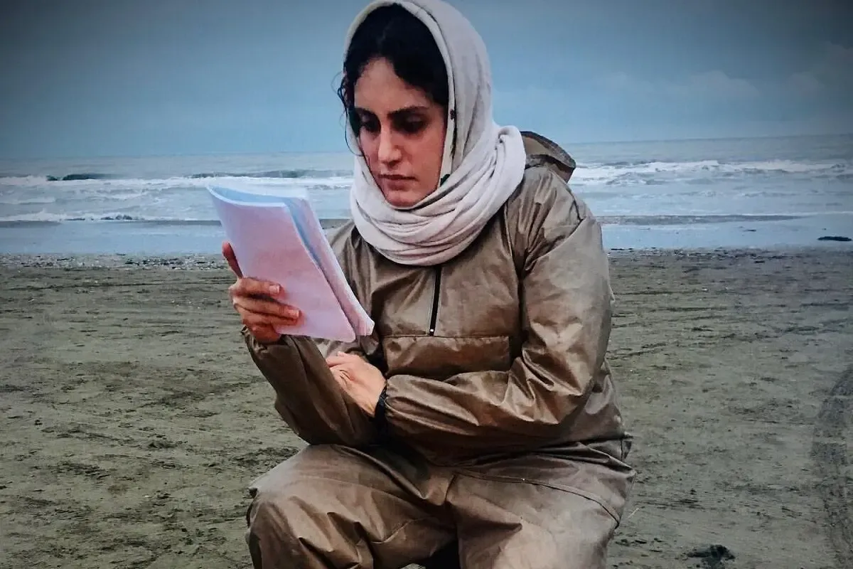 الناز شاکردوست با لباس کارگری در حال کار و کوشش! + عکس