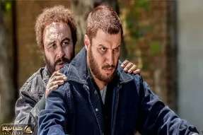 دانلود آواز شاد؛ رقص پای جواد عزتی و عطاران تو یه لیگ دیگه اس چه بلرزونی میکنه بزرگوار