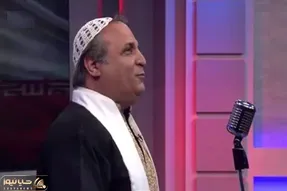 آواز شاد؛ ایرج کلهر با آهنگ بندری جومه نارنجی چه رقص و ولوله ای به پا میکنه فقط عینکش
