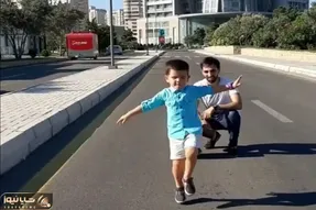 آواز شاد؛ بچه انقد توپ آذری رقصید باباش نشست رو زمین با فخر و غرور تماشا و تشویقش کرد