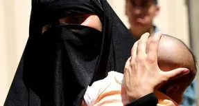 سرنوشت تلخ خاطره؛ دختری که 4 بار از پدرش باردار شد!