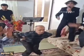 آواز شاد؛ پیرمردو تو مترو سر پا ببینی پا میشی بشینه ولی تو عروسی رقص گرگم به هوا میره