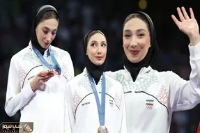مبینا نعمت‌زاده با هودی آمریکایی کنار میباخ آلمانی