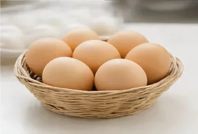 قیمت تخم مرغ امروز 12 مهر 1405 / یک شانه تخم مرغ محلی چند؟