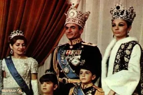 سفر به ایام قدیم سال 1339؛ اشک ریختن محمدرضا پهلوی هنگام اولین دیدارش با فرح و فرزندش