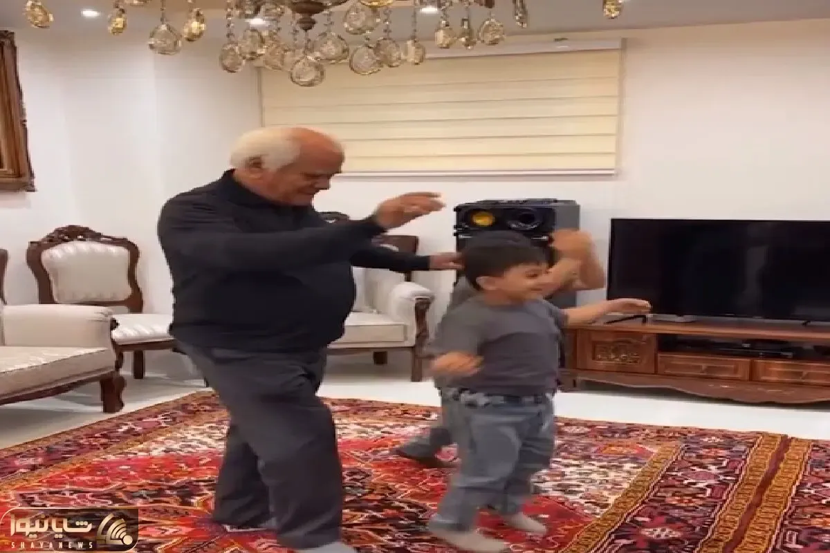 آواز شاد؛ نوه های سه قلو پدر بزرگشون رو زوری آووردن وسط باهاشون برقصه عمو این کاره اس
