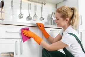 ترفندای خونگی واسه تمیز کردن کابینت؛ اینجوری عین آب خوردن هر لکه چربی دیدی رو محو کن