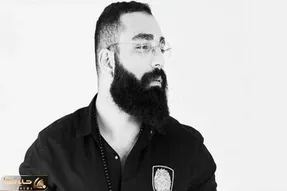 (عکس) رنگ موی صورتی و گردنبند عجیب حمید صفت